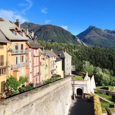 Charmant Appartement Avec Vue Sur Montagne Briançon Exterior foto